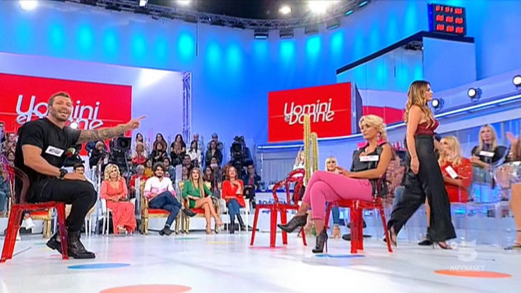 ‘Uomini e Donne’: l’opinione di Chia sulla puntata del 16/10/20 preview