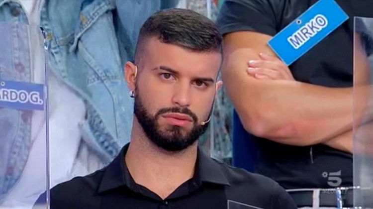 Uomini e Donne, l’ex corteggiatore Simone Florian si è fidanzato! preview