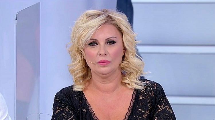 ‘Uomini e Donne’, Tina Cipollari annuncia la fine della storia con Vincenzo Ferrara: le sue parole preview
