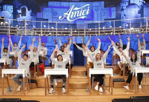 ‘Amici 20’, ecco chi sono gli ultimi allievi che vanno a completare la nuova classe del talent show! preview