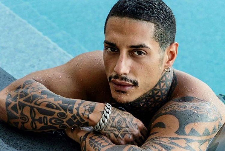 ‘Temptation Island 4’, Francesco Chiofalo si sottopone a un intervento di chirurgia estetica: “Più mi guardo e più mi viene un colpo” (Video) preview