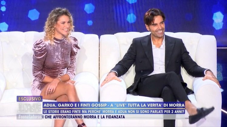 ‘Live – Non è la D’Urso’, Massimiliano Morra e la fidanzata Dalila Mucedero contro le sfere, l’attore conferma: “Tra me e Adua Del Vesco c’è stato qualcosina…”