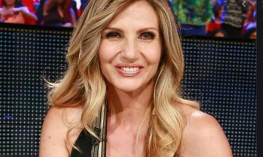 Amici 21, Lorella Cuccarini svela con chi è più felice di lavorare al serale (e non è uno dei suoi cantanti!) preview