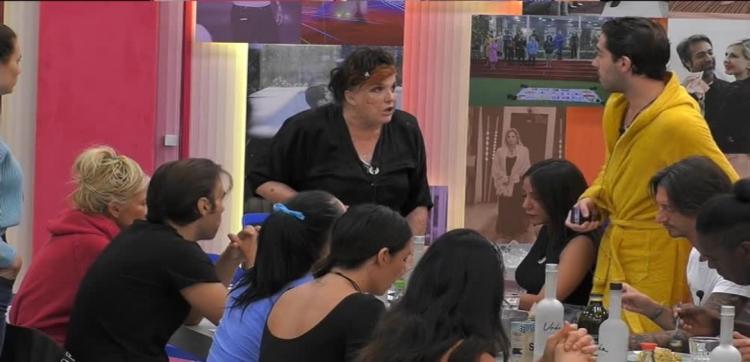 ‘Gf Vip 5’, si accendono gli animi tra Tommaso Zorzi e Patrizia De Blanck che urla: “Non accetto lezioni da te!” (Video) preview