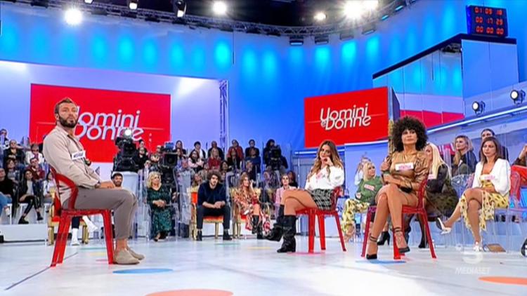‘Uomini e Donne’: l’opinione di Chia sulla puntata del 6/11/20 preview