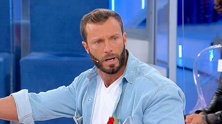 ‘Uomini e Donne’: l’opinione di Isa sulla puntata del 4/11/20 preview