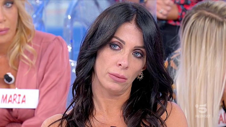 Uomini e Donne, Valentina Autiero dura contro Alessandro Vicinanza: “All’inizio mi piaceva, ma l’ho sopravvalutato”. E a proposito di Roberta Di Padua… preview
