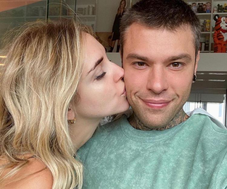 Codacons Vs Fedez, il pm chiede l’archiviazione del caso e dà ragione al rapper: aveva diritto di critica article-post