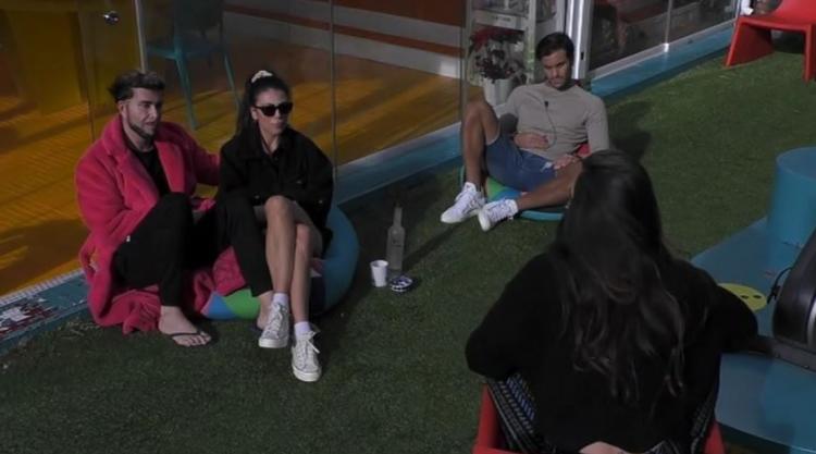 ‘Gf Vip 5’, volano scintille tra Dayane Mello e Giulia Salemi che sbotta: “Ti brucia perché la storiella volevi farla tu dopo averci provato con tre persone?” preview