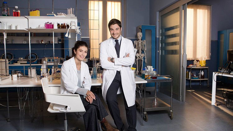 ‘L’allieva 4’ si farà? Endemol pubblica un post che accende l’entusiasmo dei fan ma poi… article-post