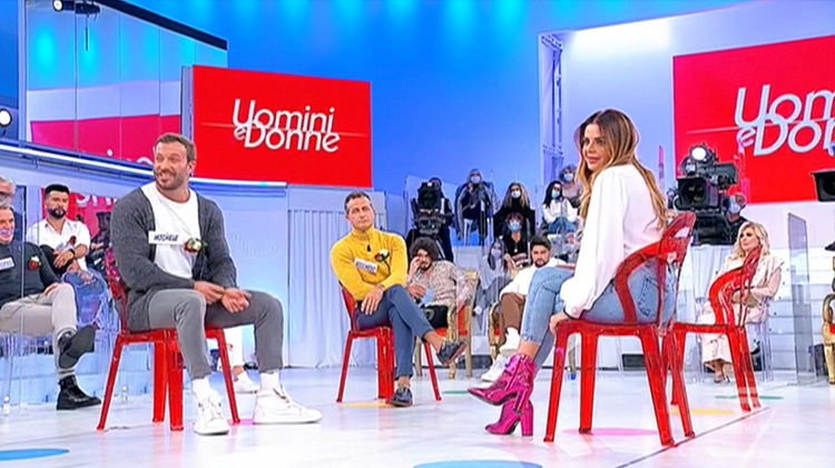 ‘Uomini e Donne’: l’opinione di Chia sulla puntata dell’11/12/20 article-post