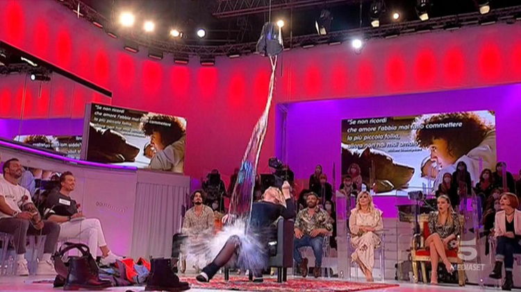 ‘Uomini e Donne’: l’opinione di Chia sulla puntata del 14/12/20 preview