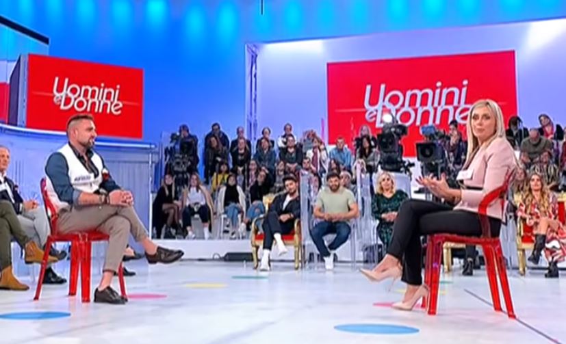 ‘Uomini e Donne’, scoppia (inaspettatamente) la coppia composta da Sara Sottili e Alessio Scherillo article-post