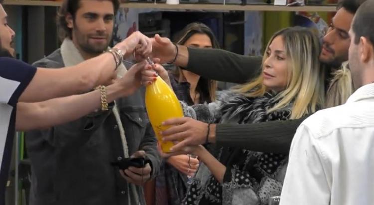 ‘Gf Vip 5’, in Casa si festeggia il compleanno di Stefania Orlando (che si commuove per la lettera che le ha scritto Maria Teresa Ruta) article-post