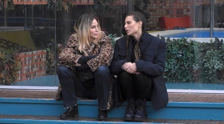 ‘Gf Vip 5’, tentativi di distensione tra Stefania Orlando e Dayane Mello: “Mi ha fatto molto piacere quando hai detto che hai stima nei miei confronti” preview