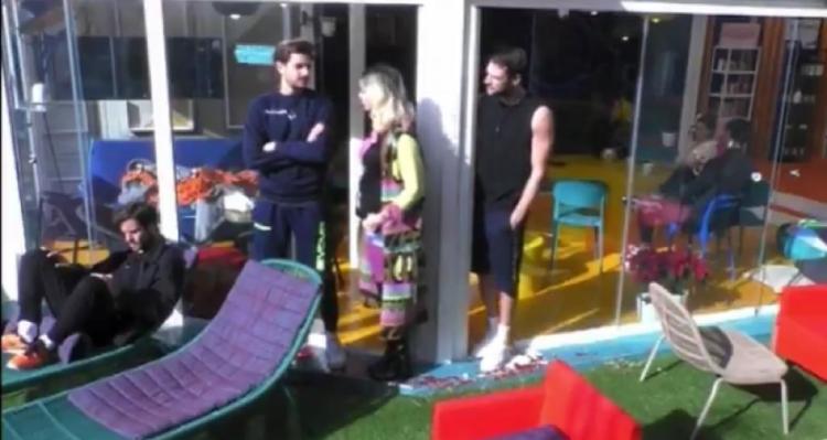 ‘Gf Vip 5’, urla fuori dalla Casa mettono in guardia i concorrenti: “Televoto truccato dal Brasile”: le reazioni preview