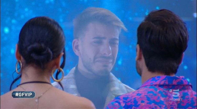 ‘Gf Vip 5’, il direttore di Novella2000 smentisce le parole di Giulio Pretelli nel faccia a faccia con Pierpaolo Pretelli, che dopo la diretta precisa che… preview