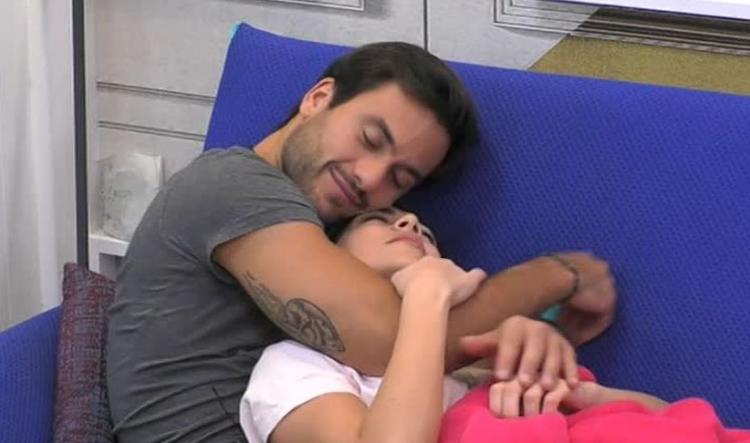 ‘Gf Vip 5’, Giulia Salemi sempre più vicina a Pierpaolo Pretelli: “Sto per innamorarmi!”. Intanto lui le dedica una canzone preview