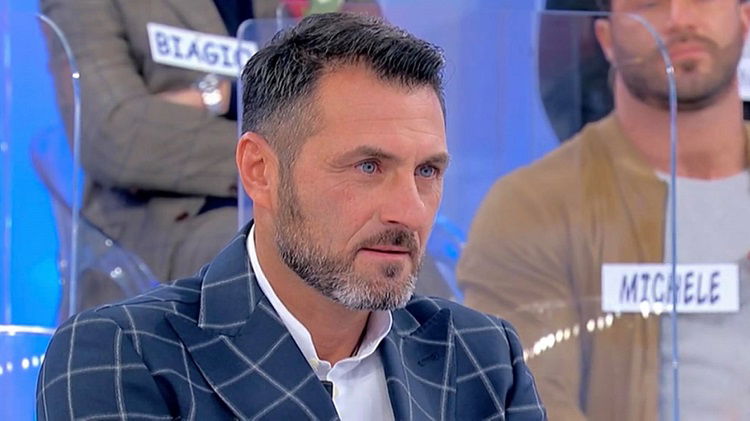 Uomini e Donne, Sossio Aruta fa un appello social per trovare lavoro: “Ho provato in modo professionale, ma…” preview