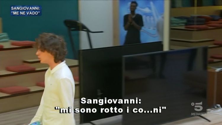 Amici 20, Sangiovanni sbotta: “Mi sono rotto il ca**o, me ne vado” article-post