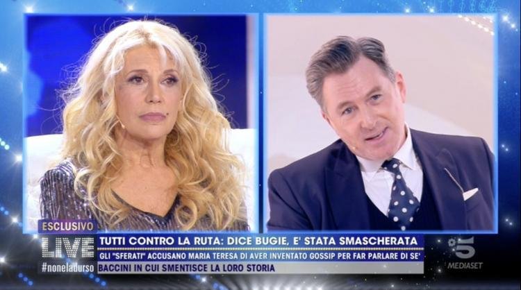 Live – Non è la D’Urso, Maria Teresa Ruta si rifiuta di parlare con Filippo Nardi, lui replica: “Meriti un Oscar”