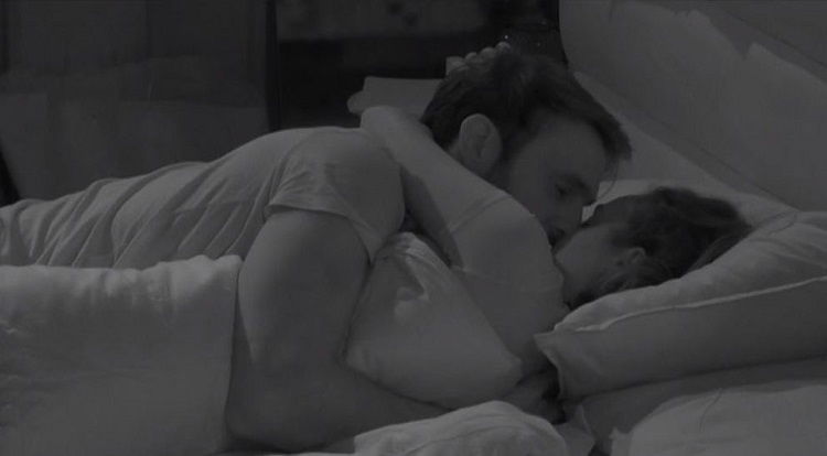 Gf Vip 5, esplode la passione tra Rosalinda Cannavò e Andrea Zenga? Il video che fa discutere il web article-post