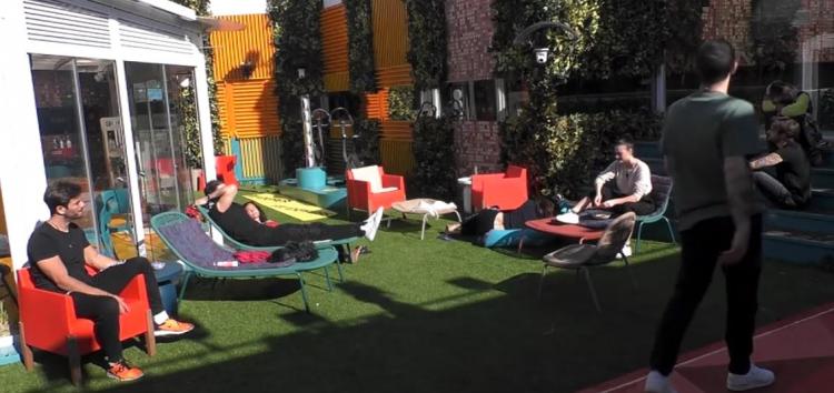 ‘Gf Vip 5’, i fan dei Gregorelli fanno volare sulla Casa un aereo che lascia tutti increduli: le reazioni preview