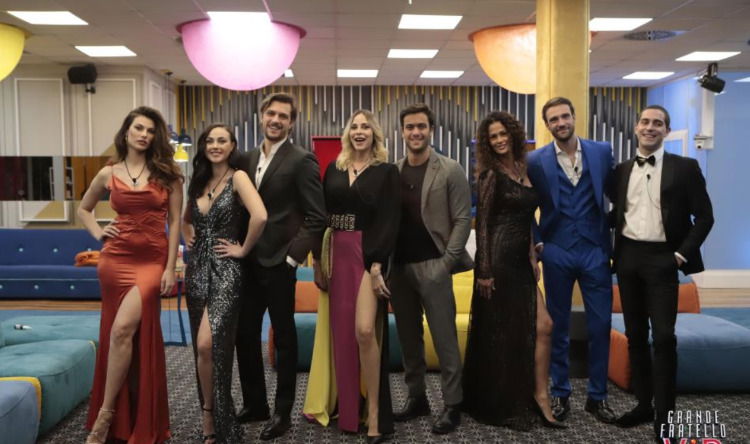 Gf Vip 5, stanotte verrà staccata la diretta: ecco perché (e il web non la prende benissimo) preview