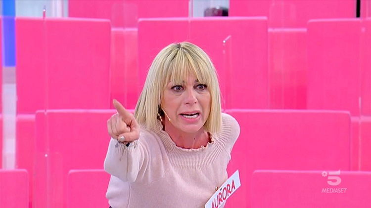 ‘Uomini e Donne’: l’opinione di Chia sulla puntata del 3/02/21 preview