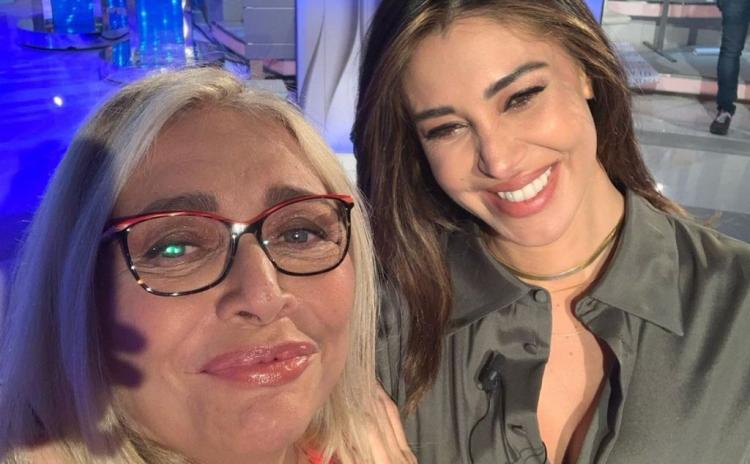 Domenica In, Belen Rodriguez svela come il piccolo Santiago aveva vissuto il ritorno di fiamma con Stefano De Martino preview
