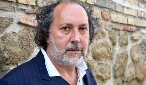 Gf Vip 5, dopo essere stato querelato da Tommaso Zorzi Fulvio Abbate fa arrabbiare un altro ex concorrente preview