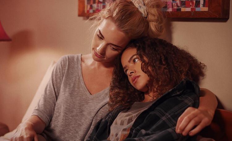 Ginny & Georgia, tutte le curiosità sulla nuova serie Netflix che strizza l’occhio ai fan di Una mamma per amica! preview