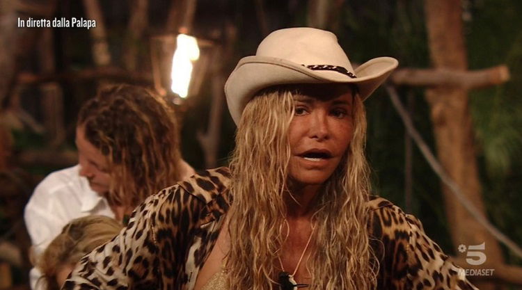 Isola 15, quinta puntata: eliminata Vera Gemma che resta su Parasite Island, Awed contro tutti. In nomination vanno… preview