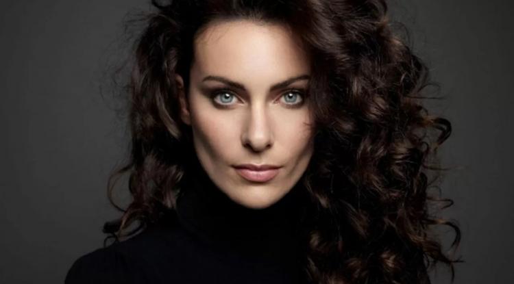 Paola Turani è in dolce attesa! preview