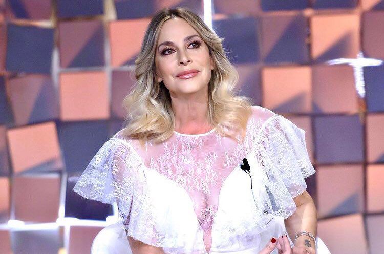 Stefania Orlando ospite a Verissimo lancia una stoccata a Dayane Mello preview