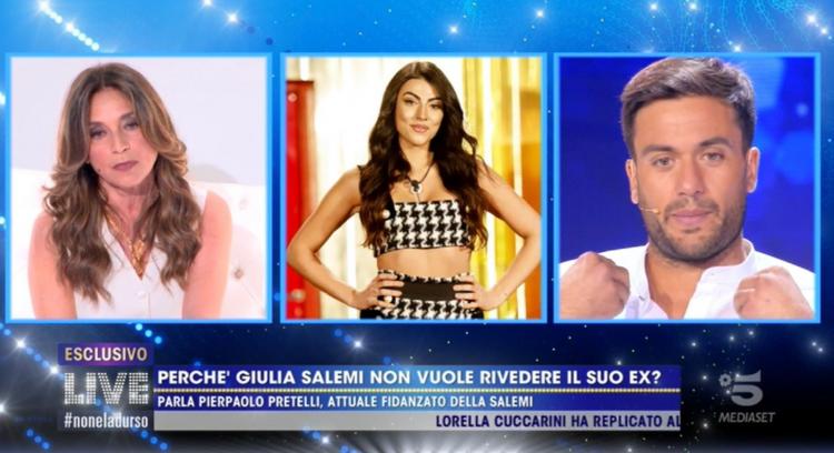 Live – Non è la D’Urso, Pierpaolo Pretelli difende a spada tratta Giulia Salemi dalle accuse di Caterina Collovati preview