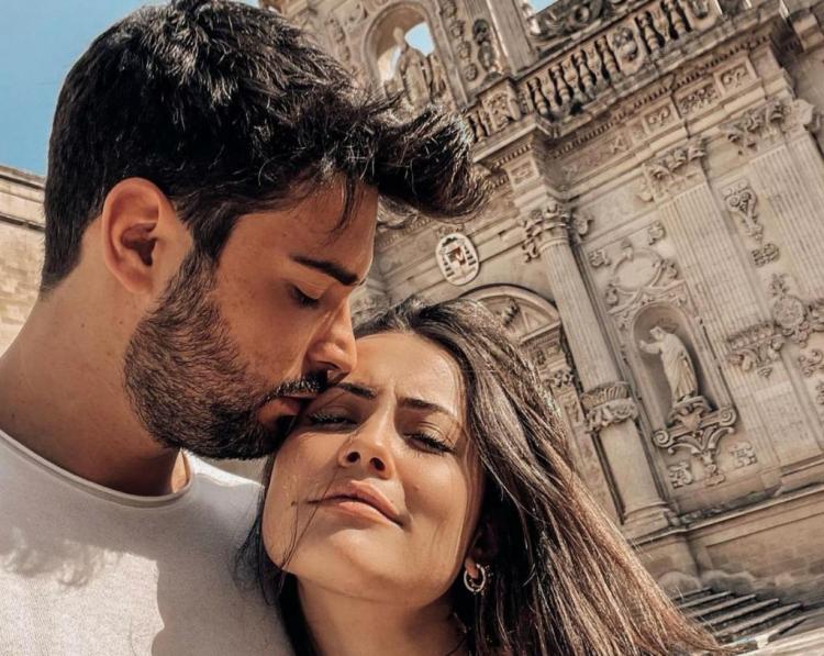 Uomini e Donne, Davide Donadei e Chiara Rabbi rivelano chi è il più geloso della coppia e presentano la new entry in famiglia article-post