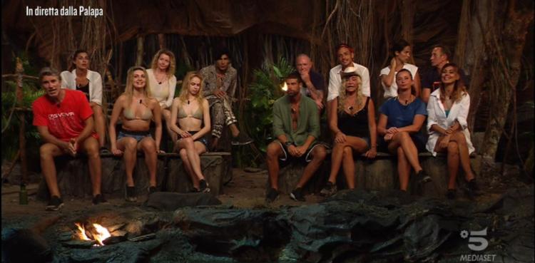 Isola 15, in arrivo un provvedimento disciplinare per uno dei naufraghi preview