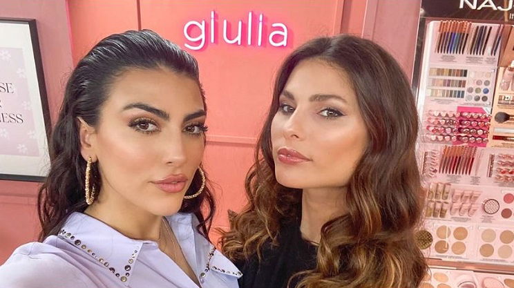 Dayane Mello ospite a Salotto Salemi fa una domanda molto intima alla conduttrice (e c’entra anche Pierpaolo Pretelli) article-post