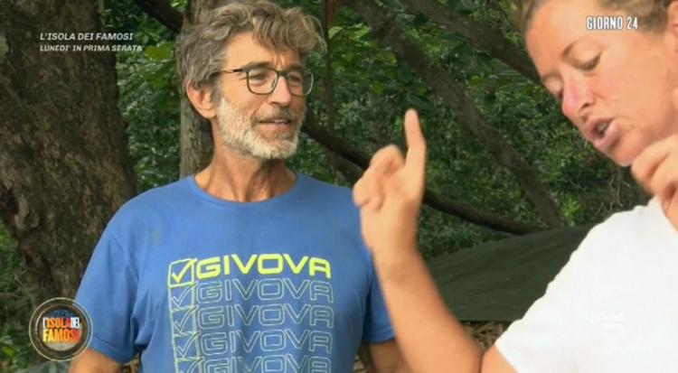 Isola 15, Brando Giorgi decide di staccarsi dal gruppo e scatena le reazioni di Andrea Cerioli e Valentina Persia article-post