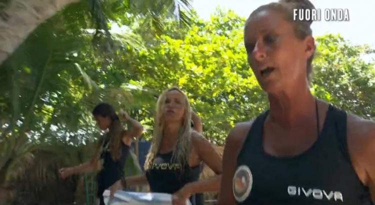 Isola 15, Valentina Persia Vs Vera Gemma: pubblicato il video della lite fuori onda preview