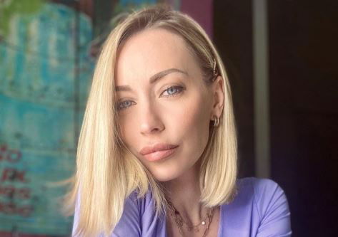 Isola 15, Karina Cascella svela un aneddoto inedito su una naufraga: “Era una iena!” preview