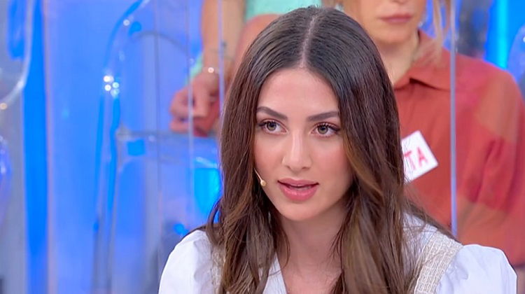 Uomini e Donne: l’opinione di Isa sulla puntata del 13/04/21 preview