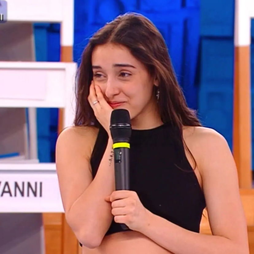 Amici 20, la mamma di Giulia Stabile racconta gli episodi di bullismo vissuti dalla figlia preview