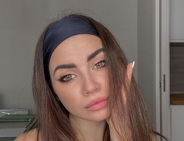 Uomini e Donne, Eleonora Rocchini ha ceduto alla chirurgia estetica: ecco le foto del prima e del dopo preview