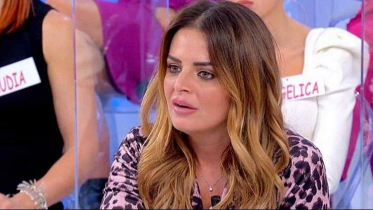 Uomini e Donne, dopo l’ultima registrazione crollano i follower di Roberta Di Padua: ecco cosa è successo article-post