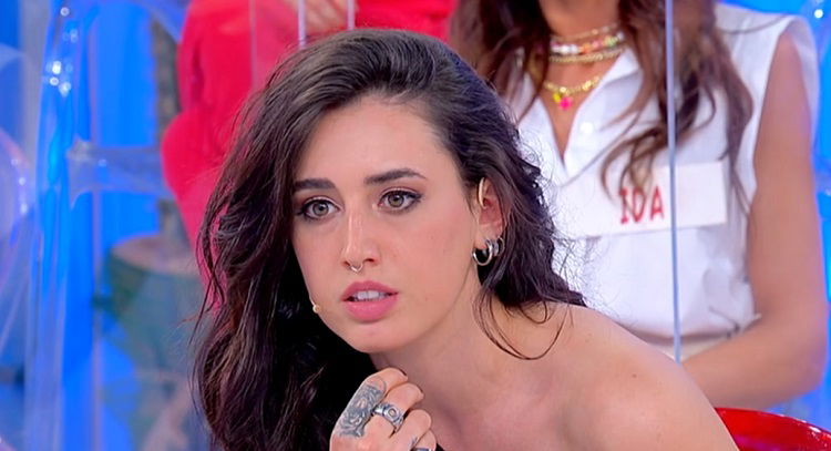 Uomini e Donne, Martina Grado finisce in un servizio di Striscia la Notizia e sbotta sui social: ecco cosa è successo preview