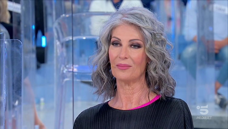 Uomini e Donne, Isabella Ricci spiega le ragioni dei suoi problemi di udito preview