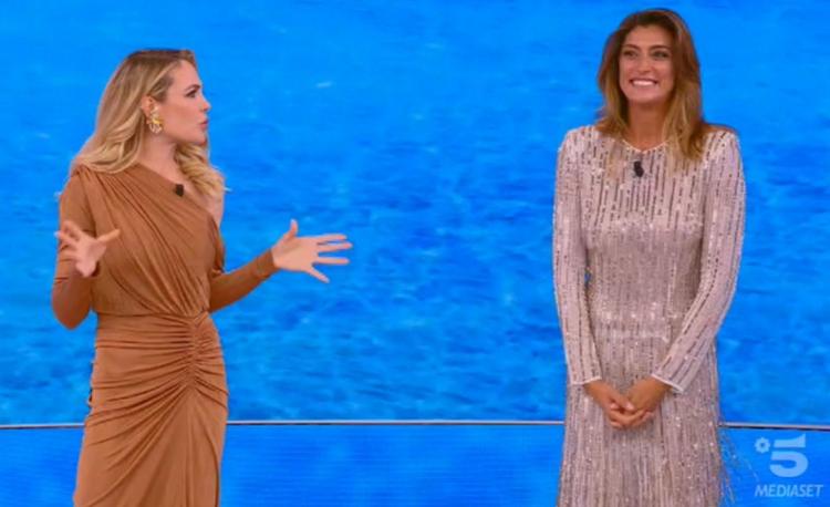 Isola 15, Elisa Isoardi svela cosa l’ha spinta a partecipare al reality. E a proposito di un futuro in Mediaset… preview
