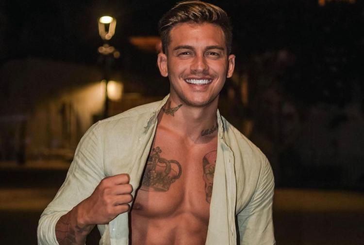 Uomini e Donne, Alessandro Basciano dopo Martina Nasoni ritrova l’amore con Erjona Suleymani preview